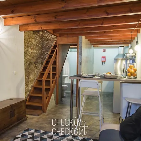 Checkincheckout - Castle Loft Apartment *