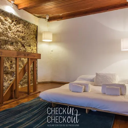 Checkincheckout - Castle Loft Apartment